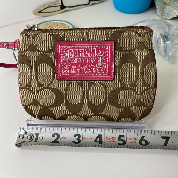 Coach Poppy pink and signature wristlet - Picture 8 of 9